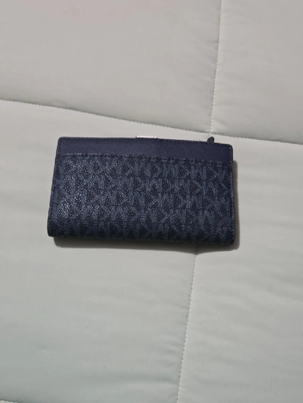 Michael Kors navy wallet with white strap and silver MK logo - Picture 2 of 7
